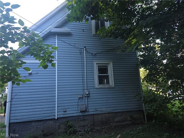 12423 Phillips Avenue, Cleveland, OH 44108