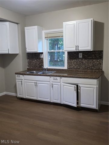 12423 Phillips Avenue, Cleveland, OH 44108