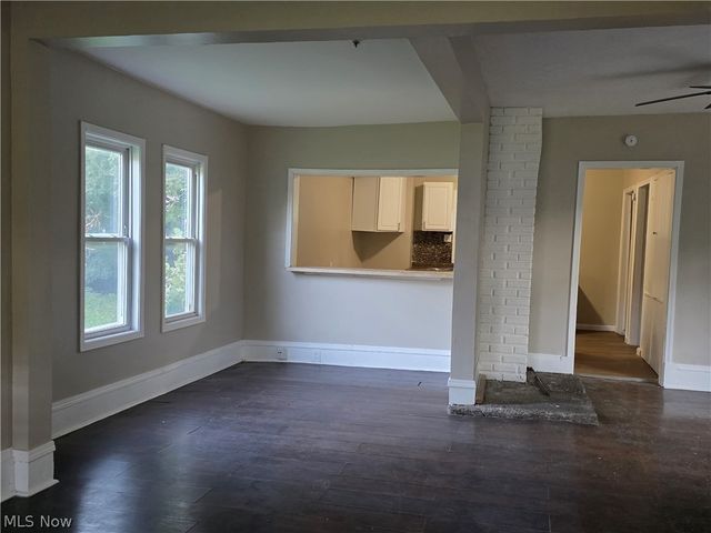 12423 Phillips Avenue, Cleveland, OH 44108