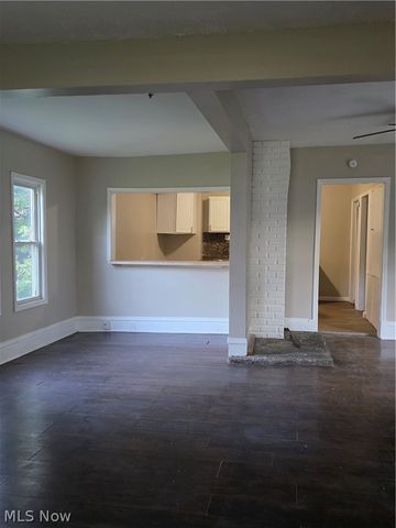 12423 Phillips Avenue, Cleveland, OH 44108