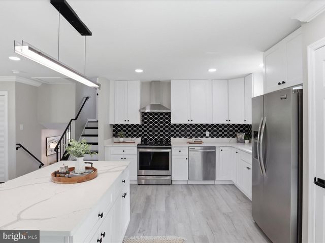26 SOMERSET ST, La Plata, MD 20646