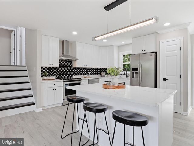 26 SOMERSET ST, La Plata, MD 20646
