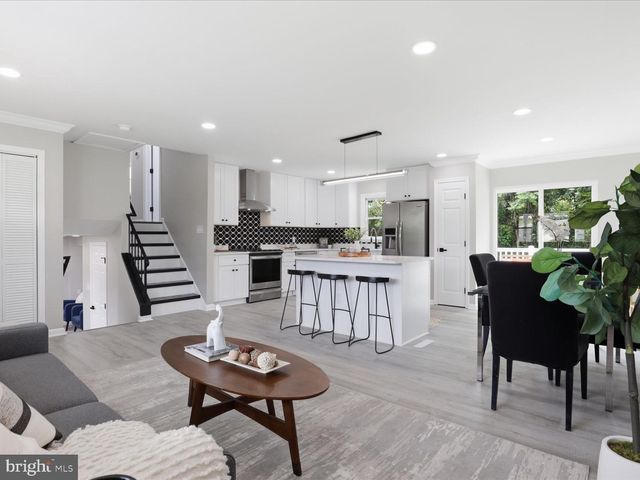 26 SOMERSET ST, La Plata, MD 20646