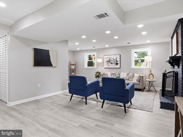 26 SOMERSET ST, La Plata, MD 20646