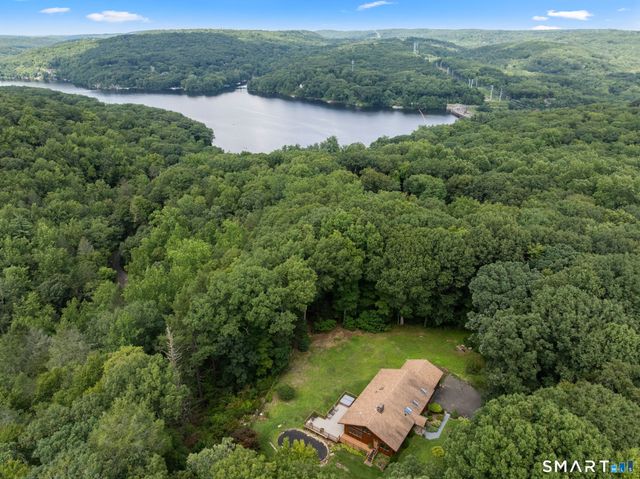 65 Cottage Street, Monroe, CT 06468