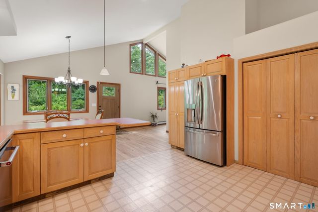 65 Cottage Street, Monroe, CT 06468