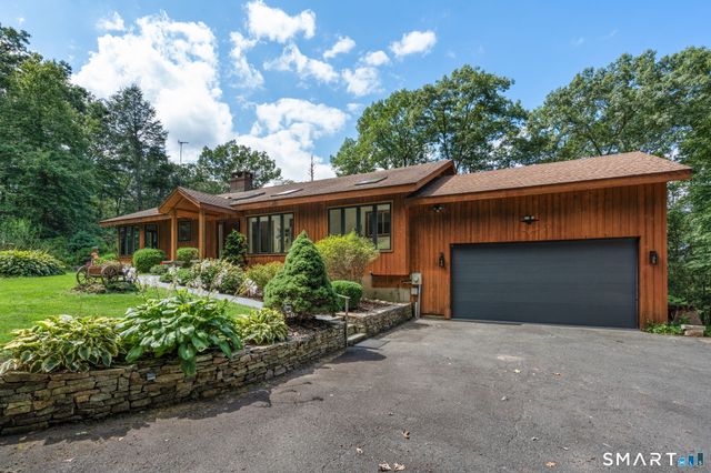 65 Cottage Street, Monroe, CT 06468