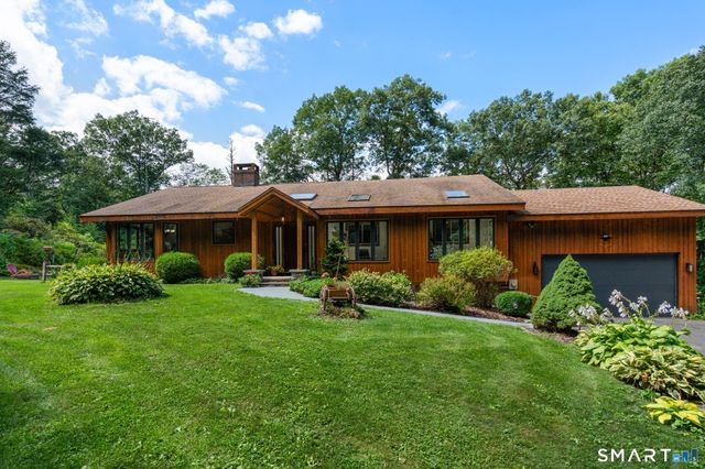 65 Cottage Street, Monroe, CT 06468