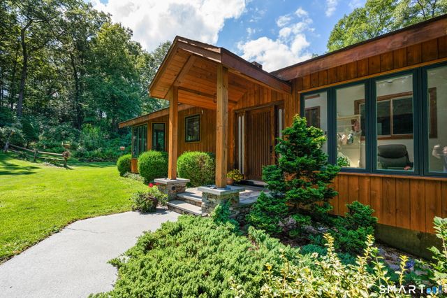 65 Cottage Street, Monroe, CT 06468