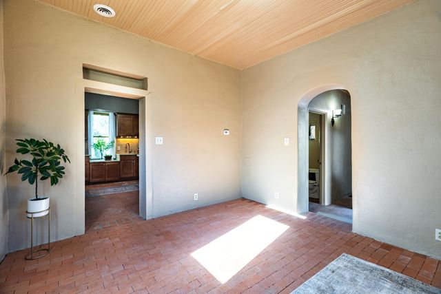 5110 Guadalupe Trail NW, Albuquerque, NM 87107