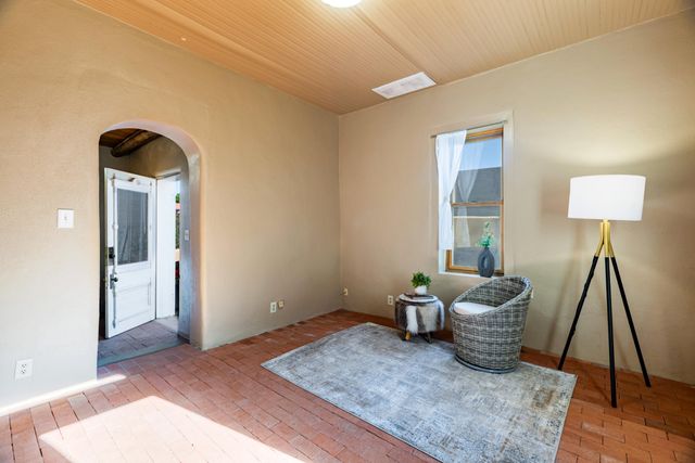 5110 Guadalupe Trail NW, Albuquerque, NM 87107