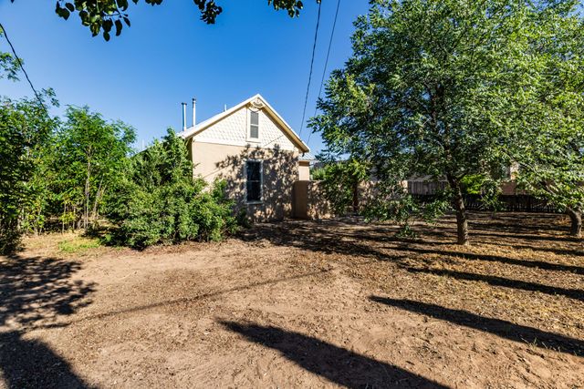 5110 Guadalupe Trail NW, Albuquerque, NM 87107
