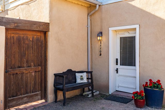 5110 Guadalupe Trail NW, Albuquerque, NM 87107