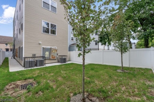 713 South 11th St, Newark City, NJ 07103
