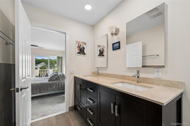 90 Hampton Vista Drive, Manorville, NY 11949