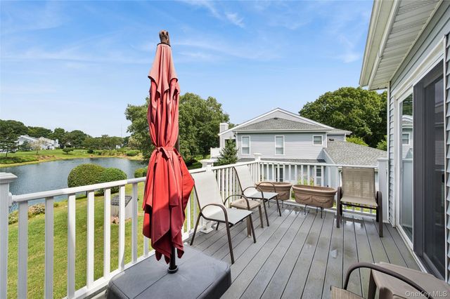 90 Hampton Vista Drive, Manorville, NY 11949