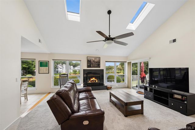 90 Hampton Vista Drive, Manorville, NY 11949