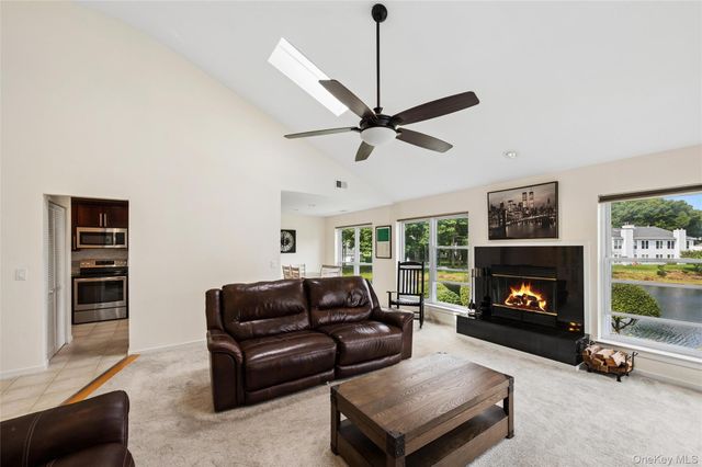 90 Hampton Vista Drive, Manorville, NY 11949