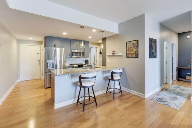 680 N GREEN Street 702, Chicago, IL 60642