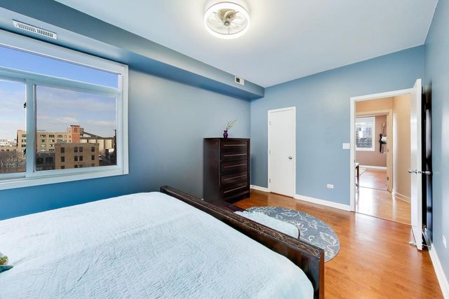 680 N GREEN Street 702, Chicago, IL 60642