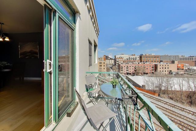 680 N GREEN Street 702, Chicago, IL 60642