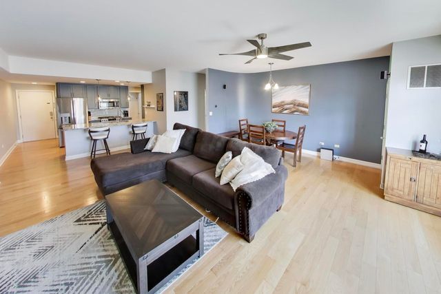 680 N GREEN Street 702, Chicago, IL 60642