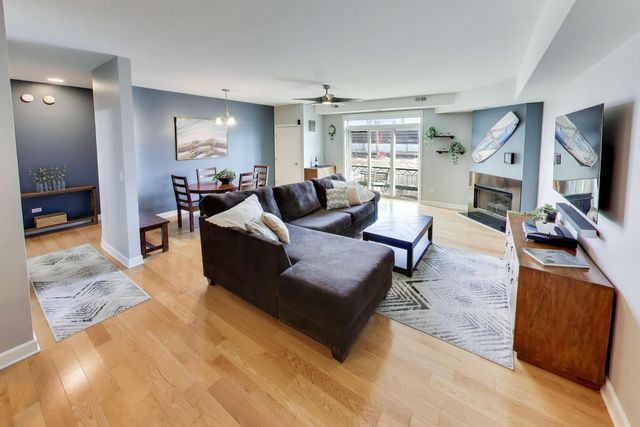 680 N GREEN Street 702, Chicago, IL 60642