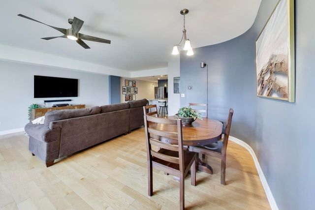 680 N GREEN Street 702, Chicago, IL 60642