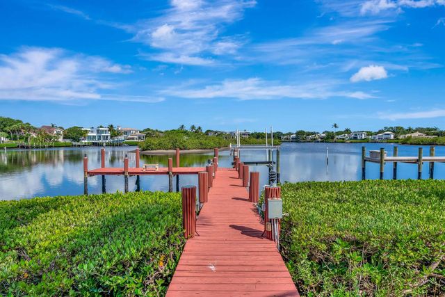102 Victory Drive, Jupiter, FL 33477