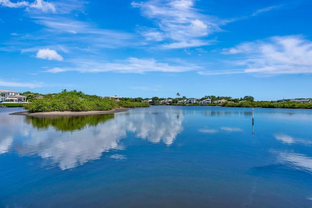 102 Victory Drive, Jupiter, FL 33477