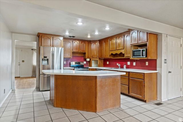 5401 S 825 E, South Ogden, UT 84405