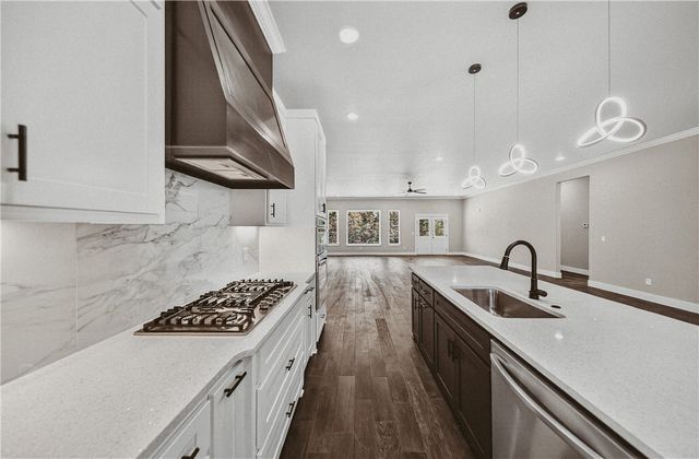 29 Selkirk Drive, Bella Vista, AR 72715