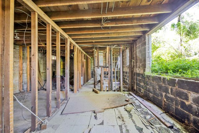 1241 W 17th Avenue, Gary, IN 46407