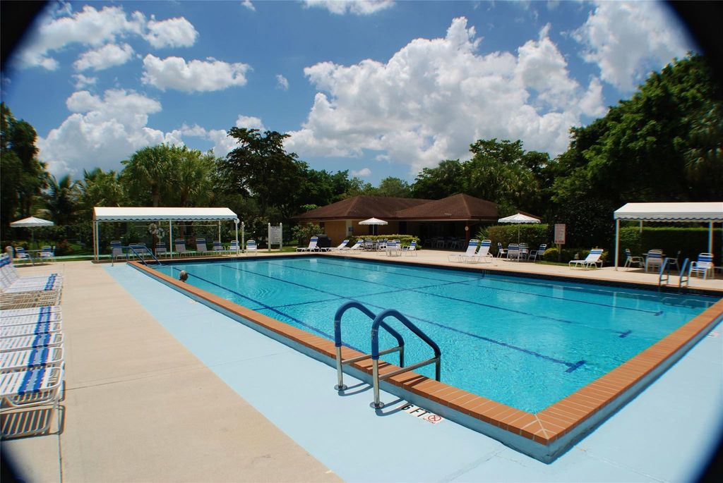 3980 Oaks Clubhouse Drive 511, Pompano Beach, FL 33069