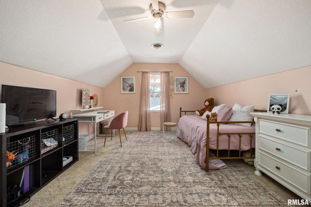 5926 W RIDGECREST Circle, Peoria, IL 61615