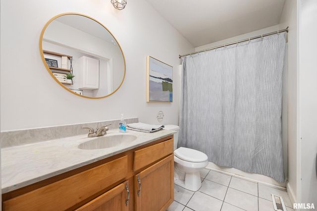 5926 W RIDGECREST Circle, Peoria, IL 61615