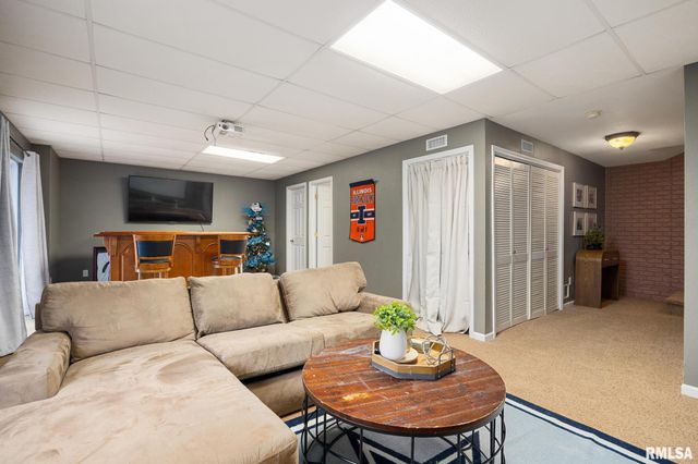 5926 W RIDGECREST Circle, Peoria, IL 61615