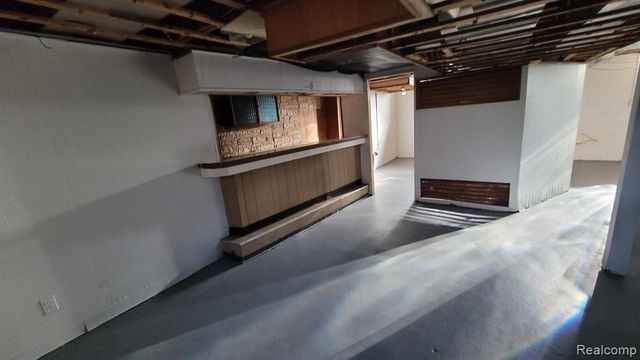 9215 Grandville Avenue, Detroit, MI 48228