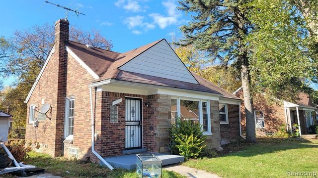 9215 Grandville Avenue, Detroit, MI 48228