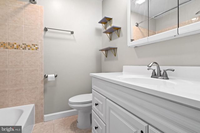 4727 EXETER ST, Annandale, VA 22003