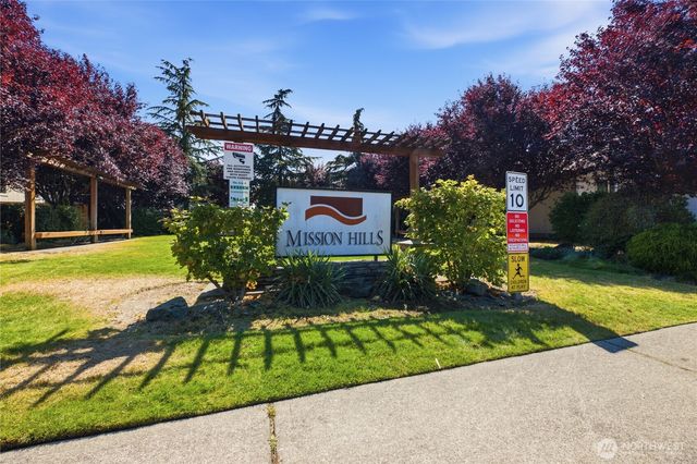 16305 25th Avenue Ct E, Tacoma, WA 98445