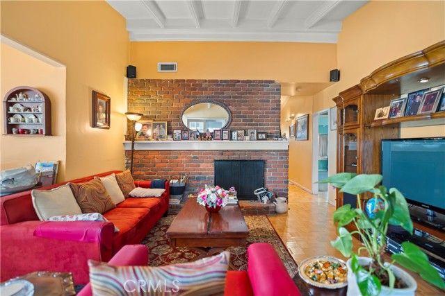 5737 Denny, North Hollywood (los Angeles), CA 91601