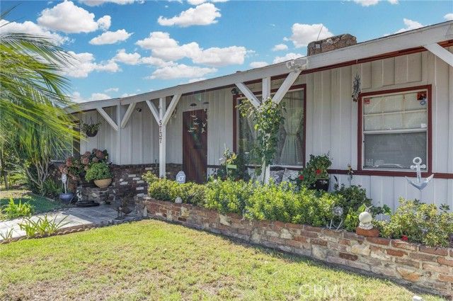 5737 Denny, North Hollywood (los Angeles), CA 91601