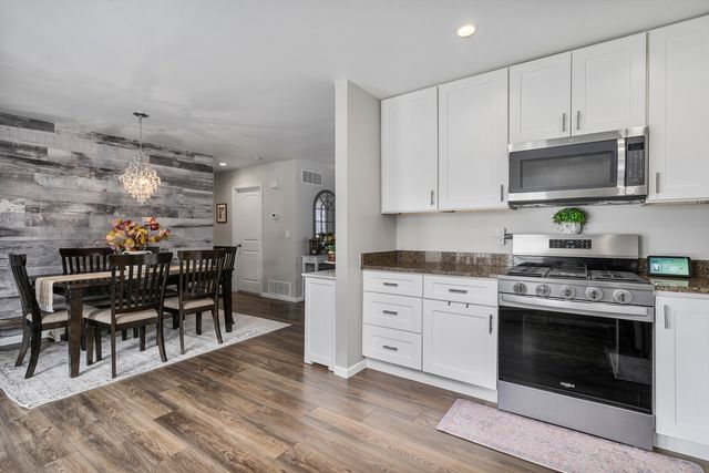 224 Kedvale Court, Bolingbrook, IL 60440