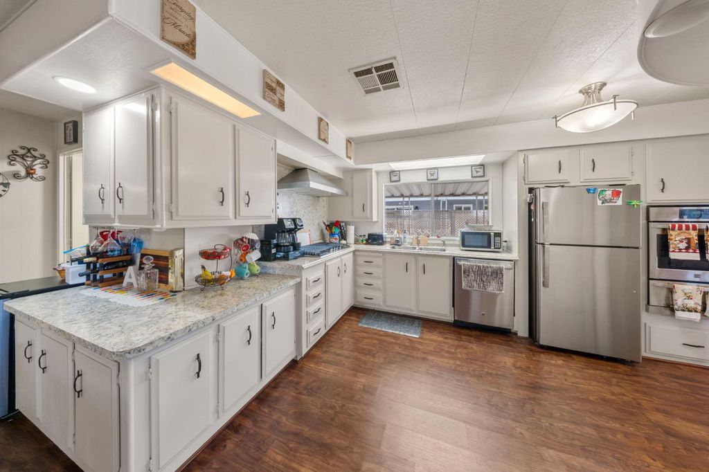 Image 15 of property listing at 3812 Maui Terrance, Modesto, CA 95355