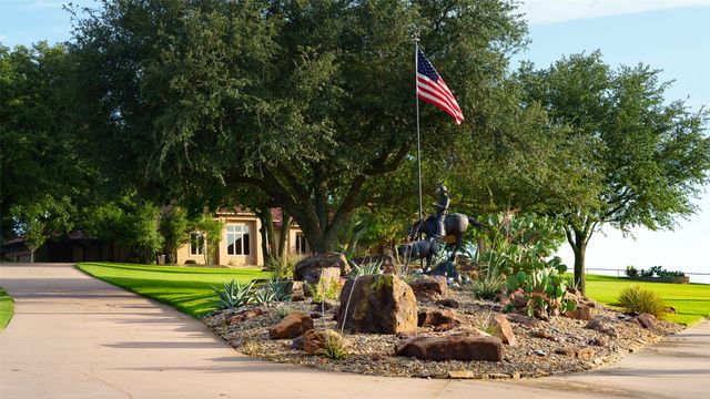 701 W Walcott Street, Pilot Point, TX 76258