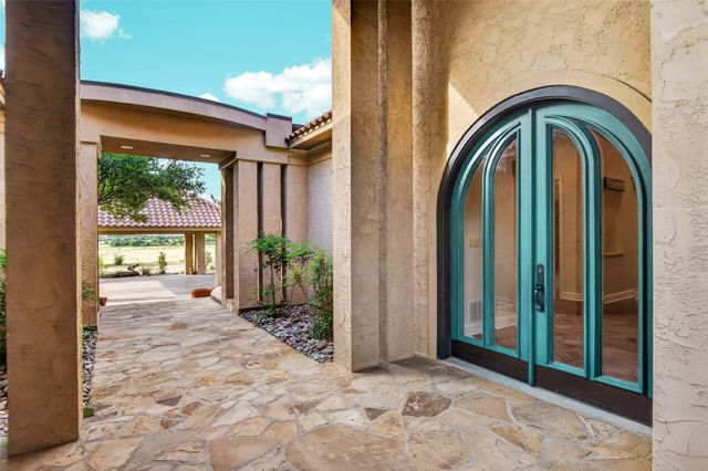 701 W Walcott Street, Pilot Point, TX 76258
