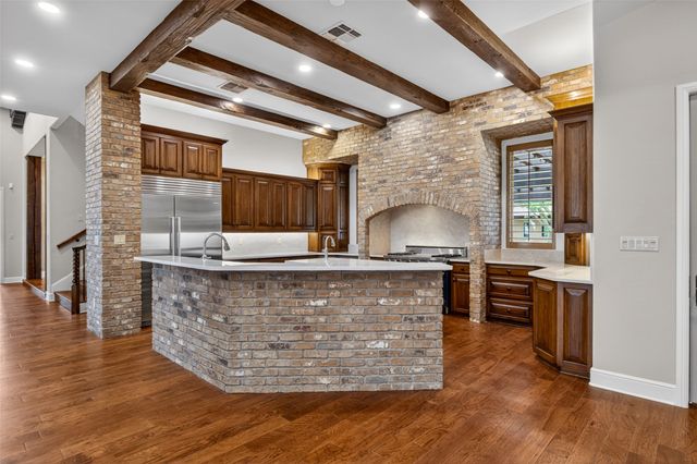 701 W Walcott Street, Pilot Point, TX 76258