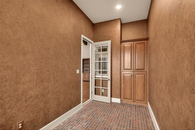 701 W Walcott Street, Pilot Point, TX 76258