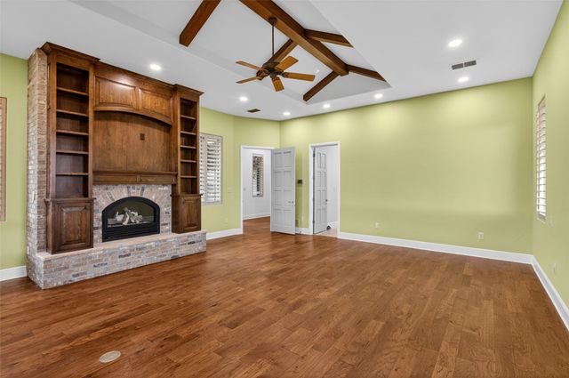 701 W Walcott Street, Pilot Point, TX 76258